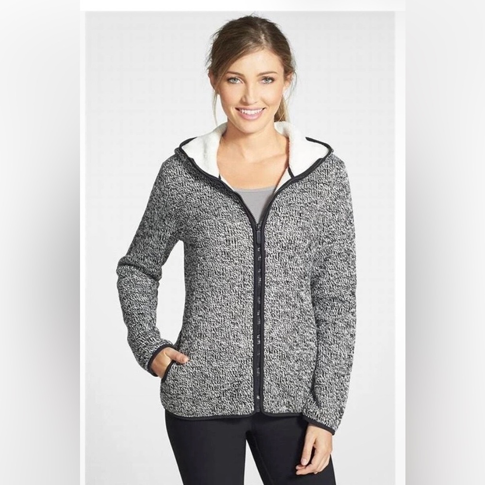 Merrell Select Regulate Transition Sherpa
Sweater Fleece Jacket. NWT XS